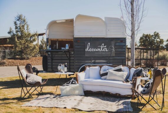 Couch / Sofa - Armature Setee