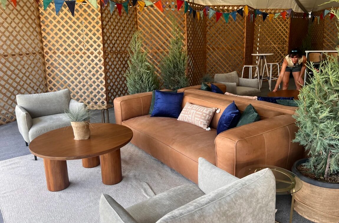 CamelLeatherSofa2png